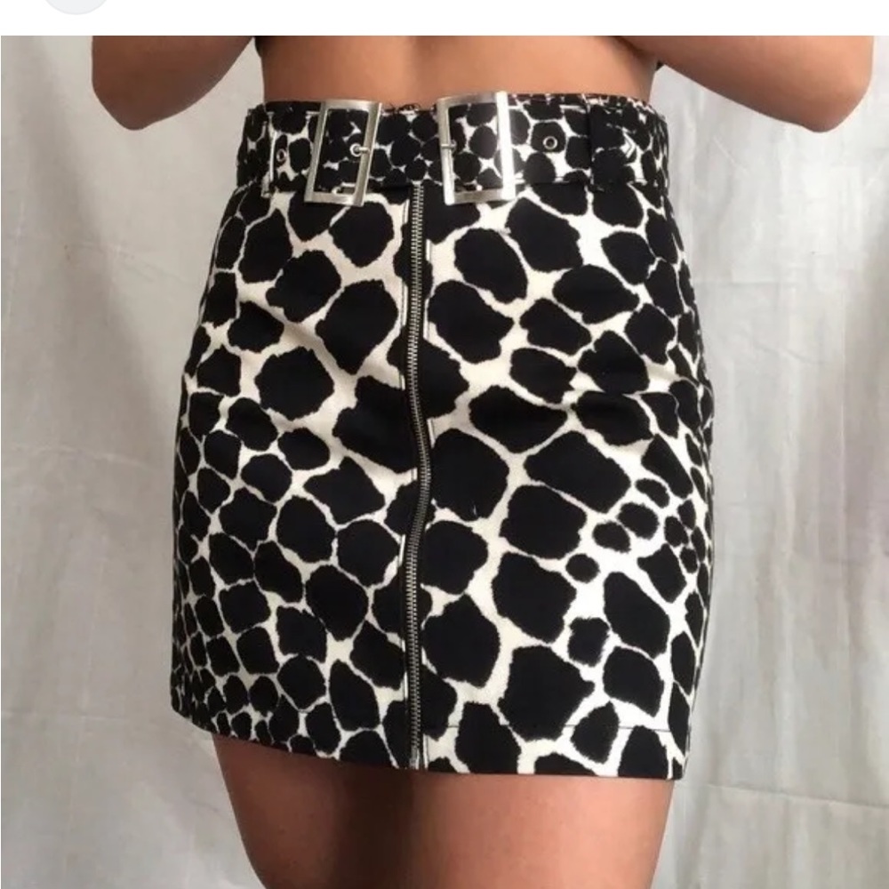 TopShop denim animal print mini skirt size 4 with belt